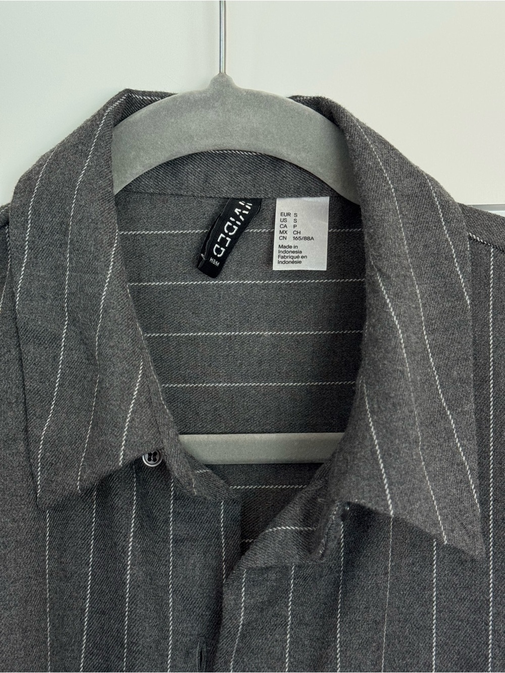 H&M Divided Charcoal Gray Pinstripe Shirt Jacket - Picture 3 of 6